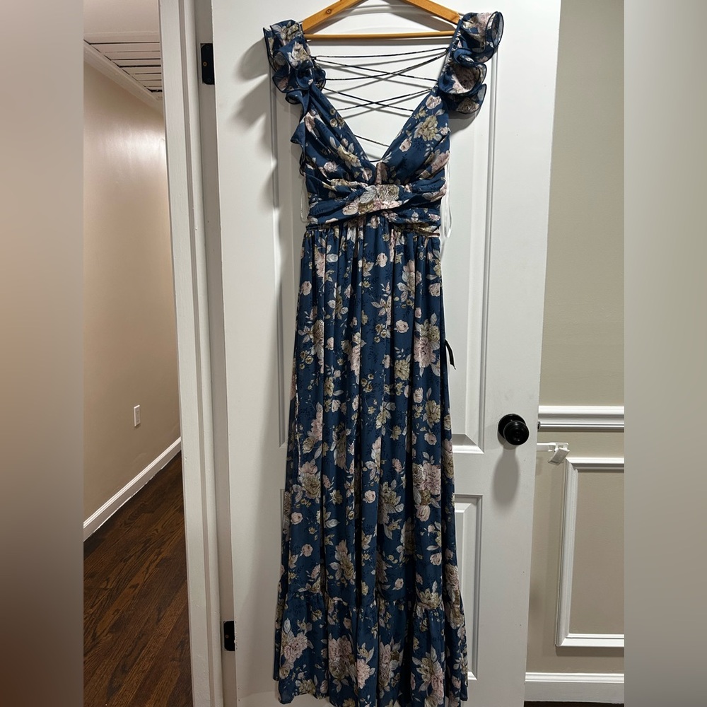 NWT Lulu’s Floral Maxi Dress